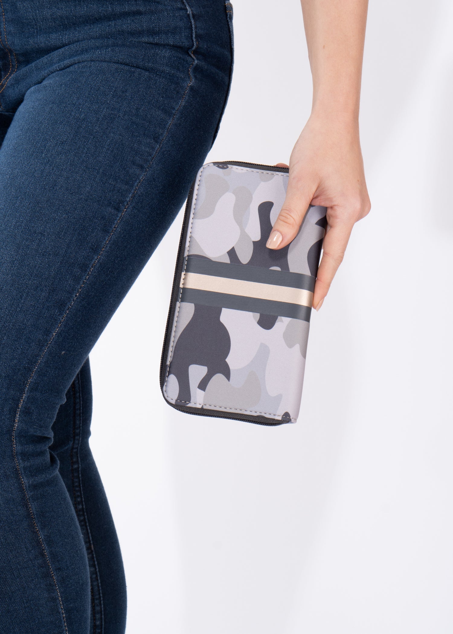 cash safari wallet