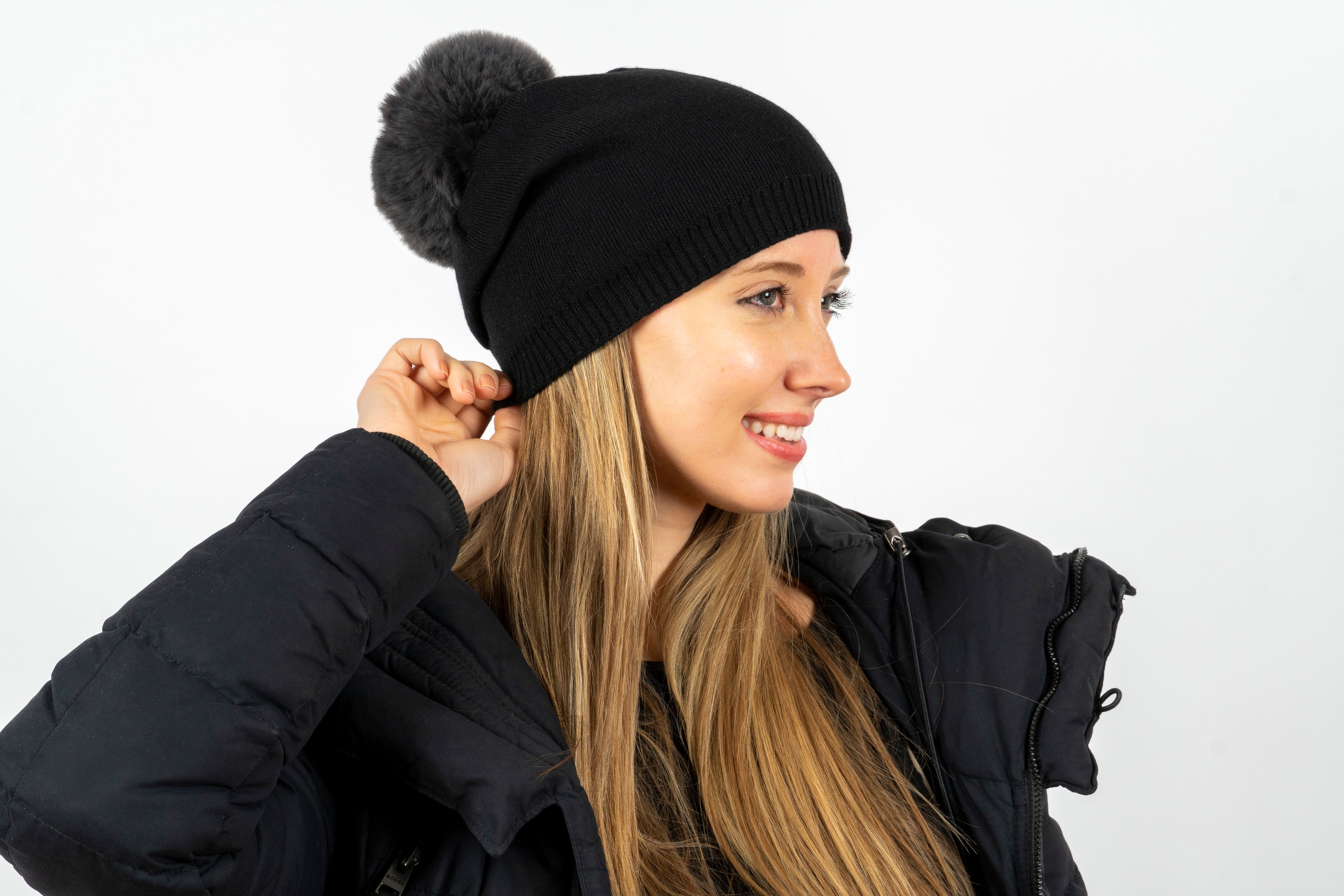 brooklyn beanie black/ charcoal faux fur pom