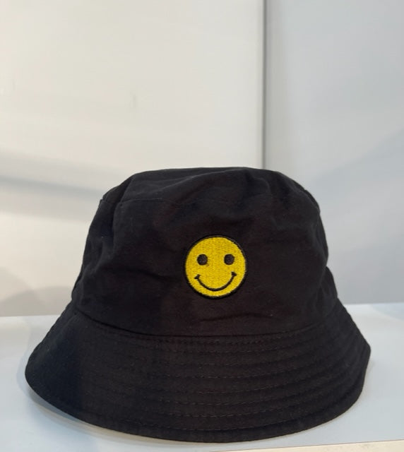 black/smiley pier hat